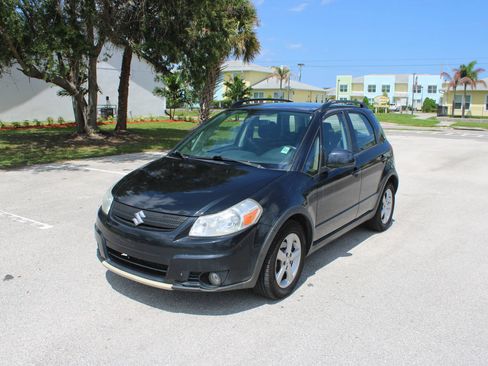 Used 2007 Suzuki SX4 AWD Hatchback image 1