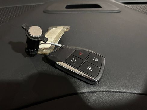 Used 2025 Chevrolet Equinox LT FWD image 24