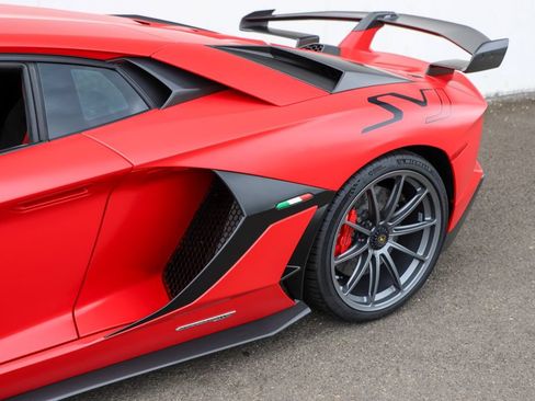 Used 2019 Lamborghini Aventador SVJ AWD/4WD image 17