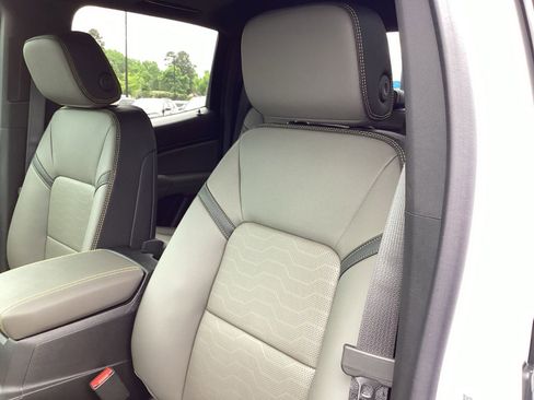 New 2026 Chevrolet Colorado ZR2 AWD/4WD image 12