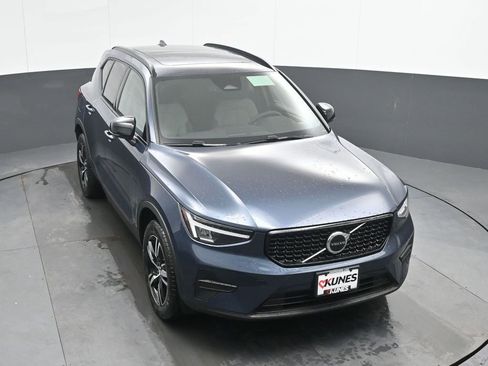 New 2026 Volvo XC40 B5 Core w/ Protection Package Premier image 32