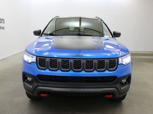 Used 2024 Jeep Compass Trailhawk AWD/4WD image 7