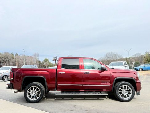 Used 2017 GMC Sierra 1500 Denali image 8