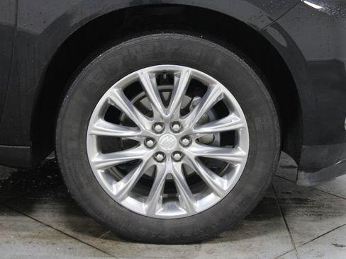 Used 2020 Buick Enclave Premium w/ Sun and Sites Package image 12