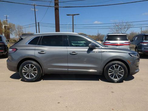 Used 2023 Lincoln Nautilus AWD w/ Premium Package image 2