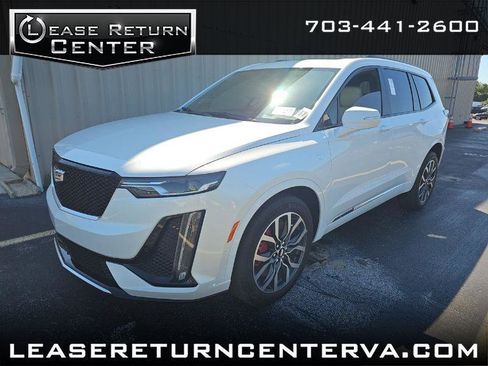 Used 2023 Cadillac XT6 Sport w/ Technology Package AWD/4WD image 1