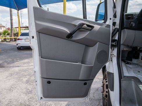 Used 2010 Mercedes-Benz Sprinter 3500 image 11