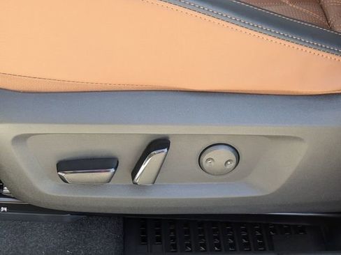 New 2026 Nissan Rogue Platinum image 8