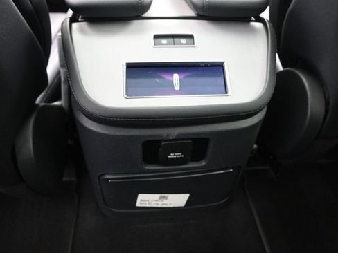 Certified 2025 Lincoln Navigator L Reserve AWD/4WD image 24