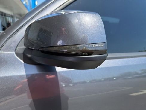 Used 2017 Toyota Tacoma TRD Sport AWD/4WD image 16