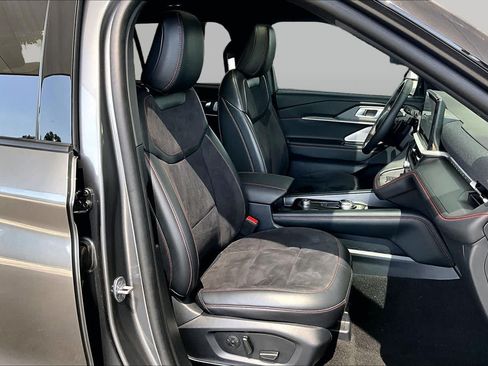 Used 2025 Ford Explorer ST w/ Sun And Sound Package RWD image 9