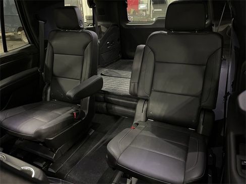 Used 2021 Chevrolet Tahoe Z71 w/ Z71 Signature Package image 28