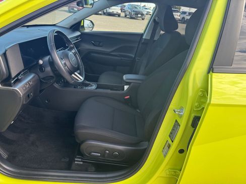 Used 2025 Hyundai Kona SEL image 27