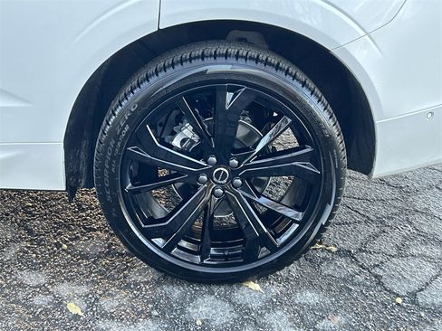 New 2026 Volvo XC60 B5 Ultra w/ Climate Package image 11