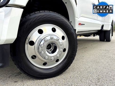 Used 2024 Ford F450 Platinum w/ FX4 Off-Road Package image 2