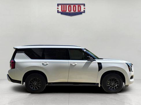 Used 2026 Nissan Armada SV AWD/4WD image 2