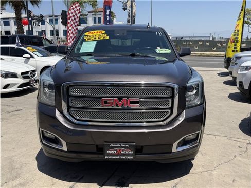 Used 2016 GMC Yukon XL SLT w/ Open Road Package RWD image 2