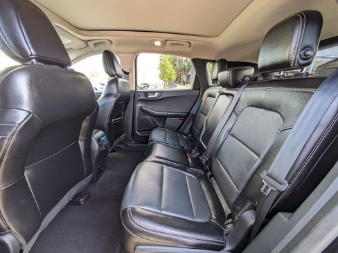 Used 2020 Ford Escape Titanium image 16