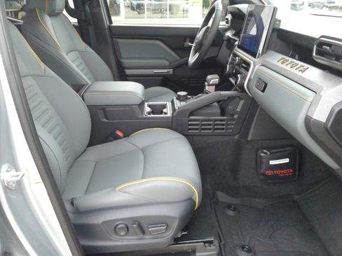 Used 2024 Toyota Tacoma Trailhunter Hybrid image 10