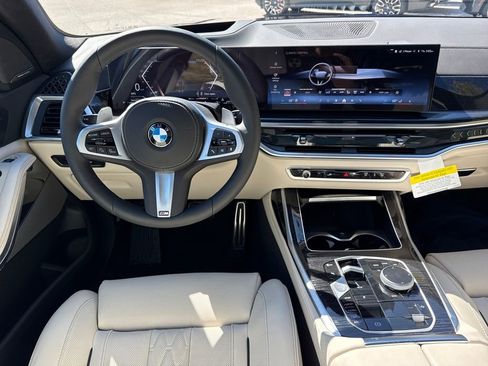 New 2026 BMW X7 xDrive40i w/ M Sport Package AWD/4WD image 21