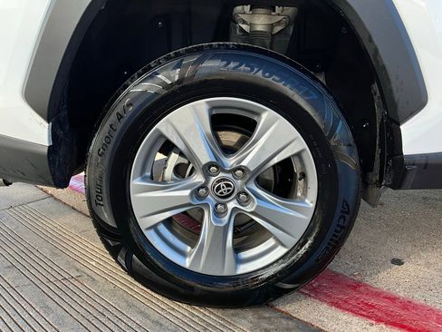 Used 2025 Toyota RAV4 LE image 9