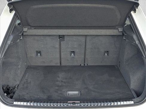 Used 2020 Audi Q3 2.0T Premium Plus w/ Premium Plus Package image 6