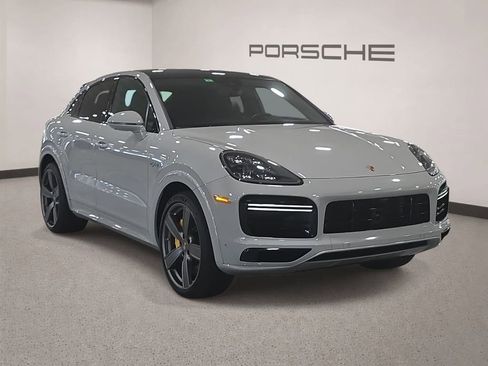 Certified 2023 Porsche Cayenne Turbo S AWD/4WD image 8