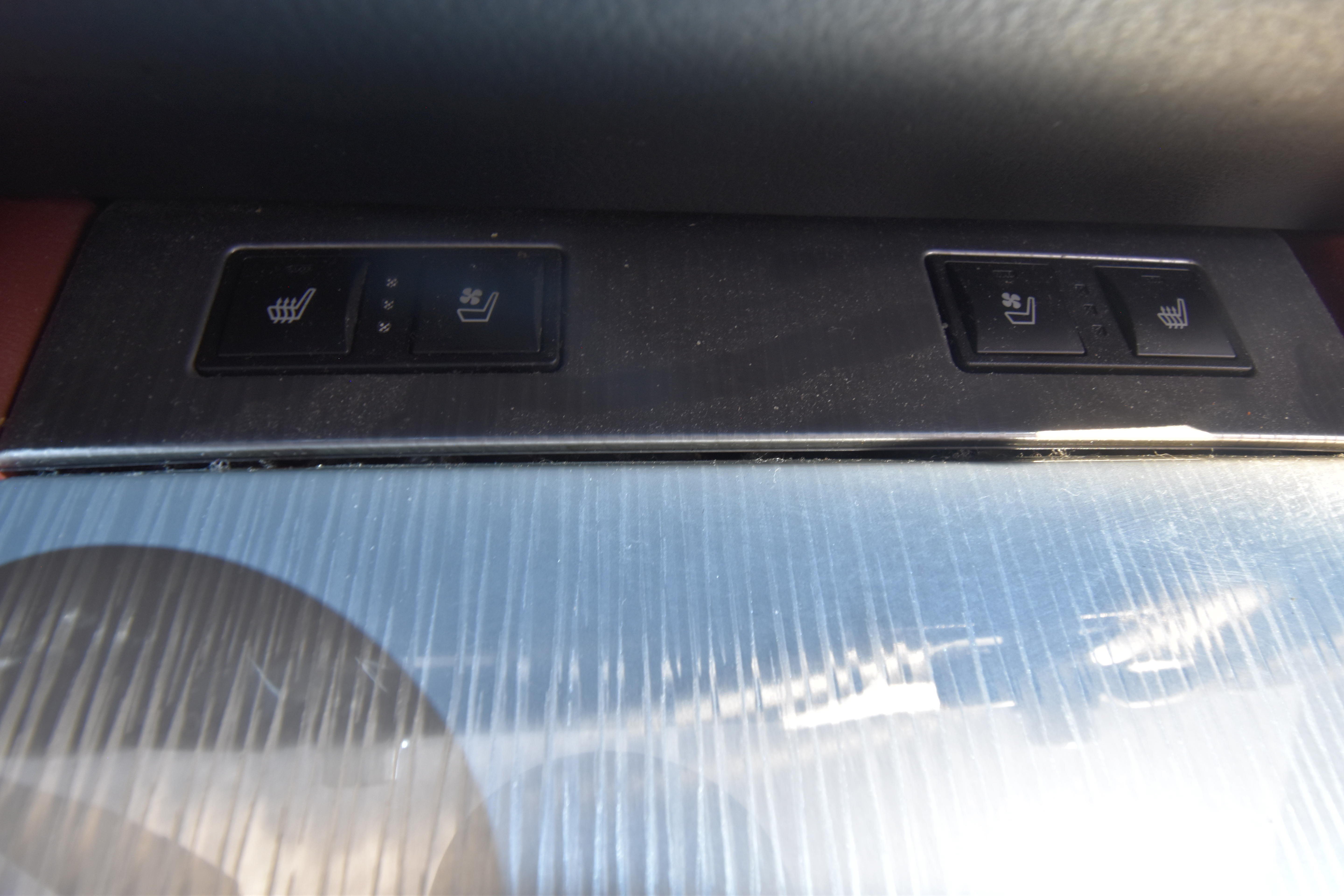 Used 2013 Lexus LS 460 w/ F-Sport Pkg RWD image 15
