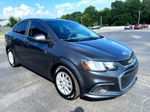 Used 2017 Chevrolet Sonic LT image 4