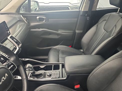 Used 2022 Kia Sorento S FWD image 13