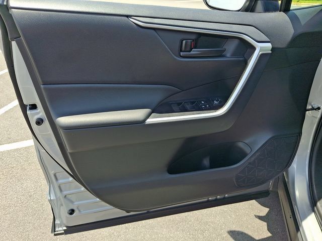 Used 2025 Toyota RAV4 LE FWD image 12