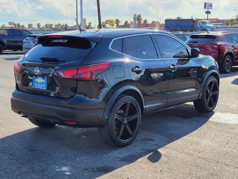 Used 2019 Nissan Rogue Sport S image 5