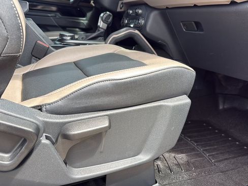 Used 2024 Ford Bronco Big Bend w/ Sasquatch Package AWD/4WD image 24