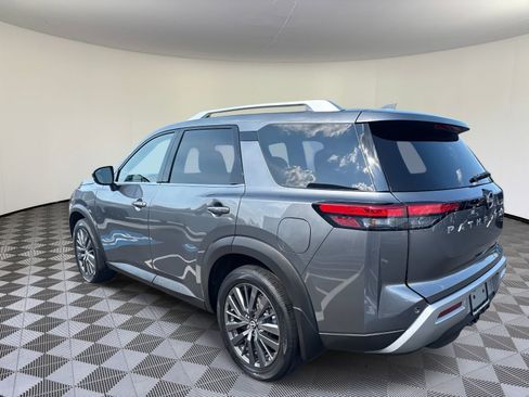 Used 2022 Nissan Pathfinder SL w/ SL Premium Package image 8