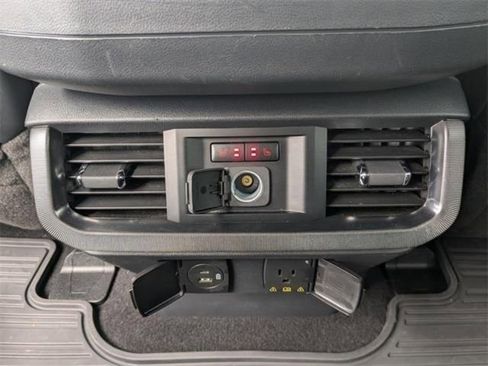 Used 2023 Ford F150 Platinum image 15