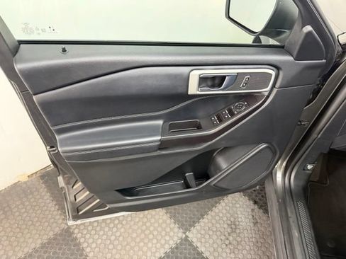 Used 2020 Ford Explorer XLT w/ Equipment Group 202A RWD image 21