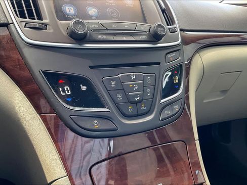 Used 2015 Buick Regal FWD image 32