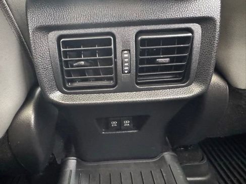 Used 2021 Toyota Venza Limited AWD/4WD image 14