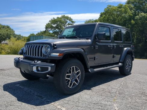 New 2025 Jeep Wrangler Sahara image 6