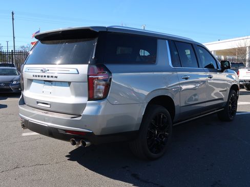 Certified 2024 Chevrolet Suburban High Country image 10