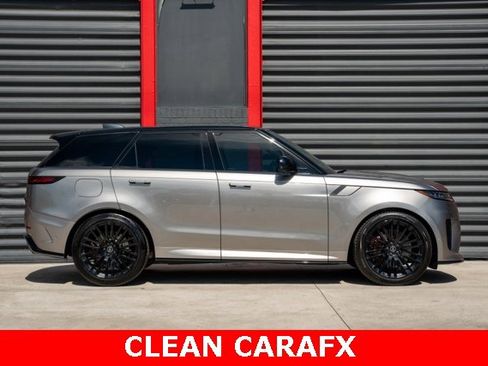 Used 2024 Land Rover Range Rover Sport image 4