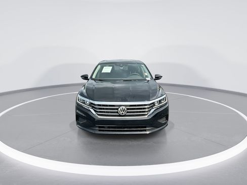 Used 2022 Volkswagen Passat 2.0T SE FWD image 3