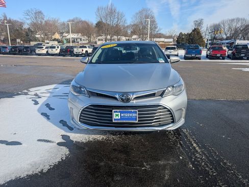 Used 2018 Toyota Avalon Limited w/ All Weather Liner Package image 8