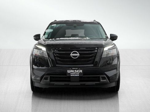 New 2025 Nissan Pathfinder SV image 2
