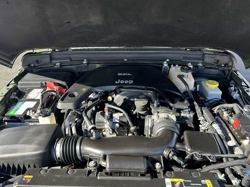 Used 2021 Jeep Wrangler Unlimited Sport AWD/4WD image 16
