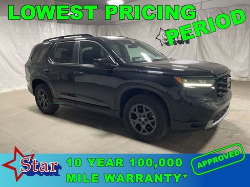 Used 2025 Honda Pilot TrailSport image 1