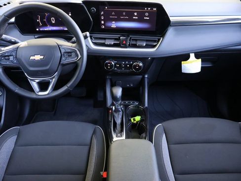 Used 2024 Chevrolet TrailBlazer LT w/ Convenience Package AWD/4WD image 17