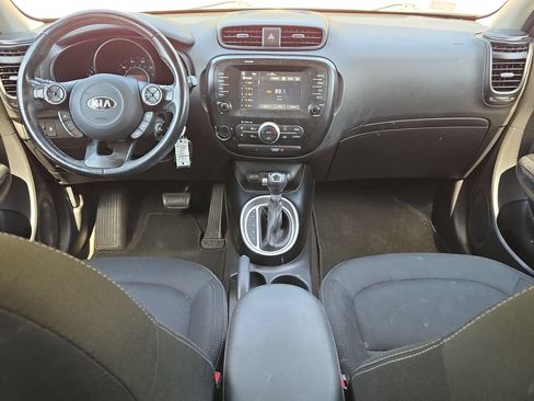 Used 2018 Kia Soul + FWD image 16