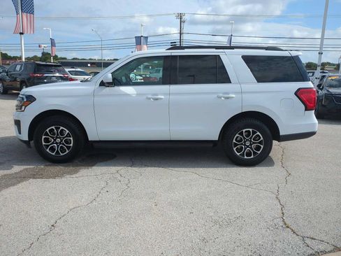 Used 2024 Ford Expedition XLT RWD image 5