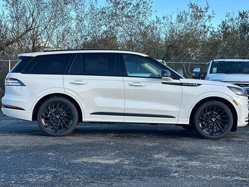 New 2026 Lincoln Aviator Reserve AWD/4WD image 2